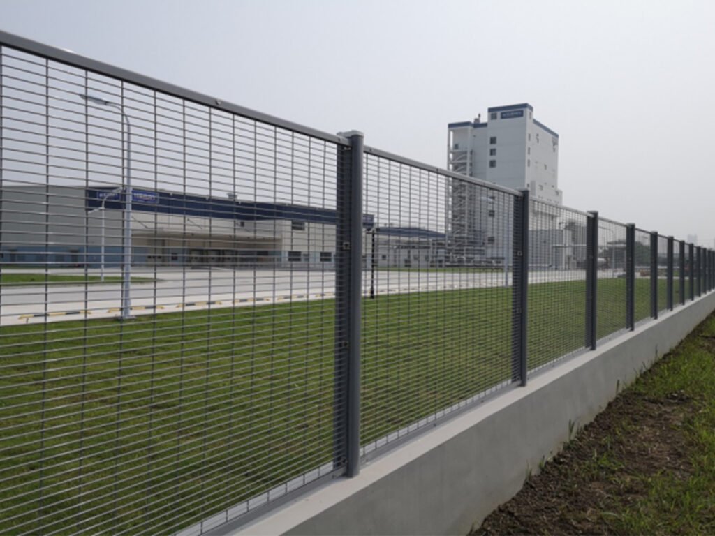 358 High density wire mesh fence